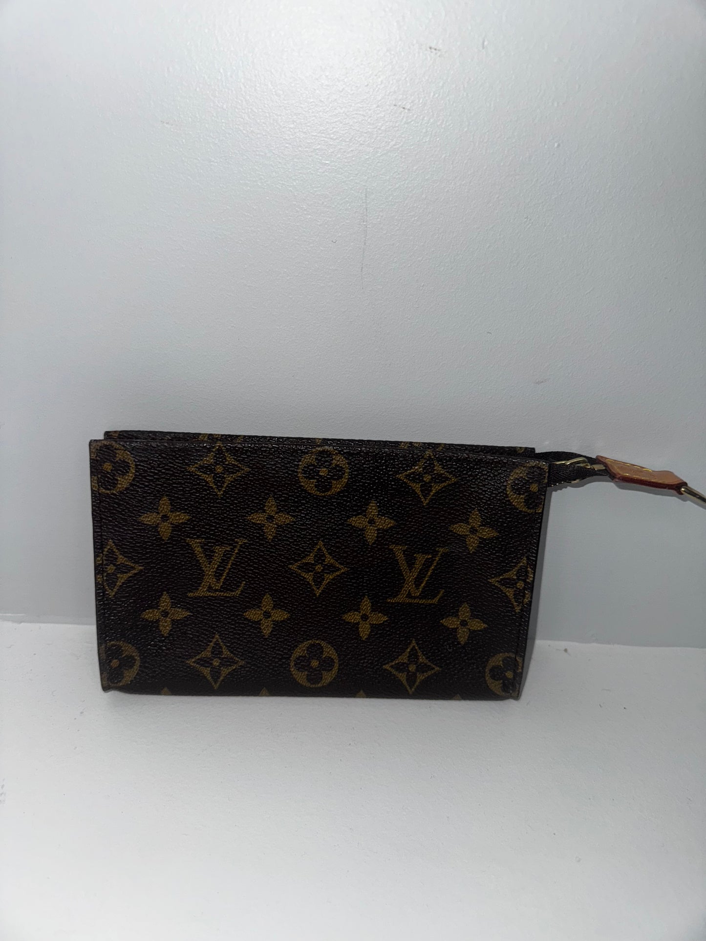 Pre-Owned Louis Vuitton Monogram Bucket Pouch Accessory