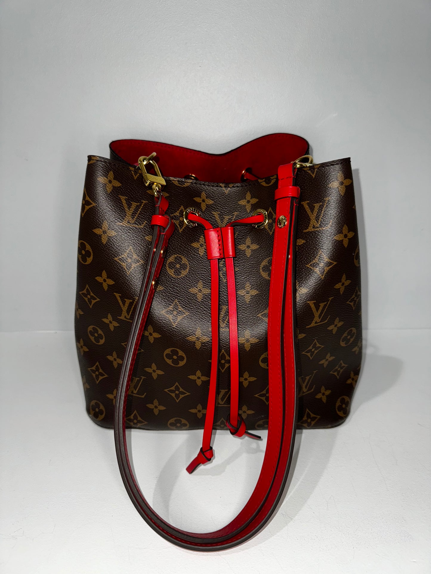 Pre-Owned Louis Vuitton Monogram Neonoe MM Coquelicot