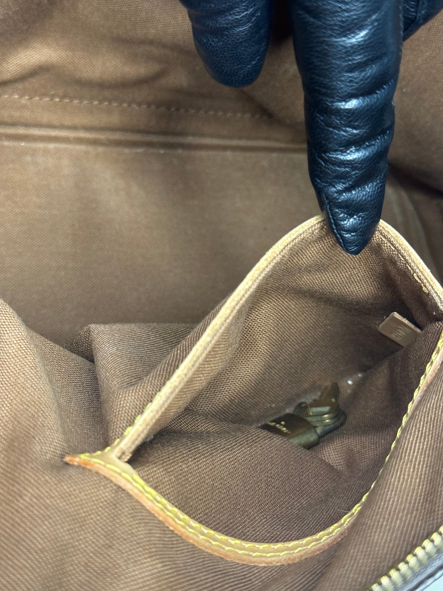 Pre-Owned Louis Vuitton Monogram Alma MM