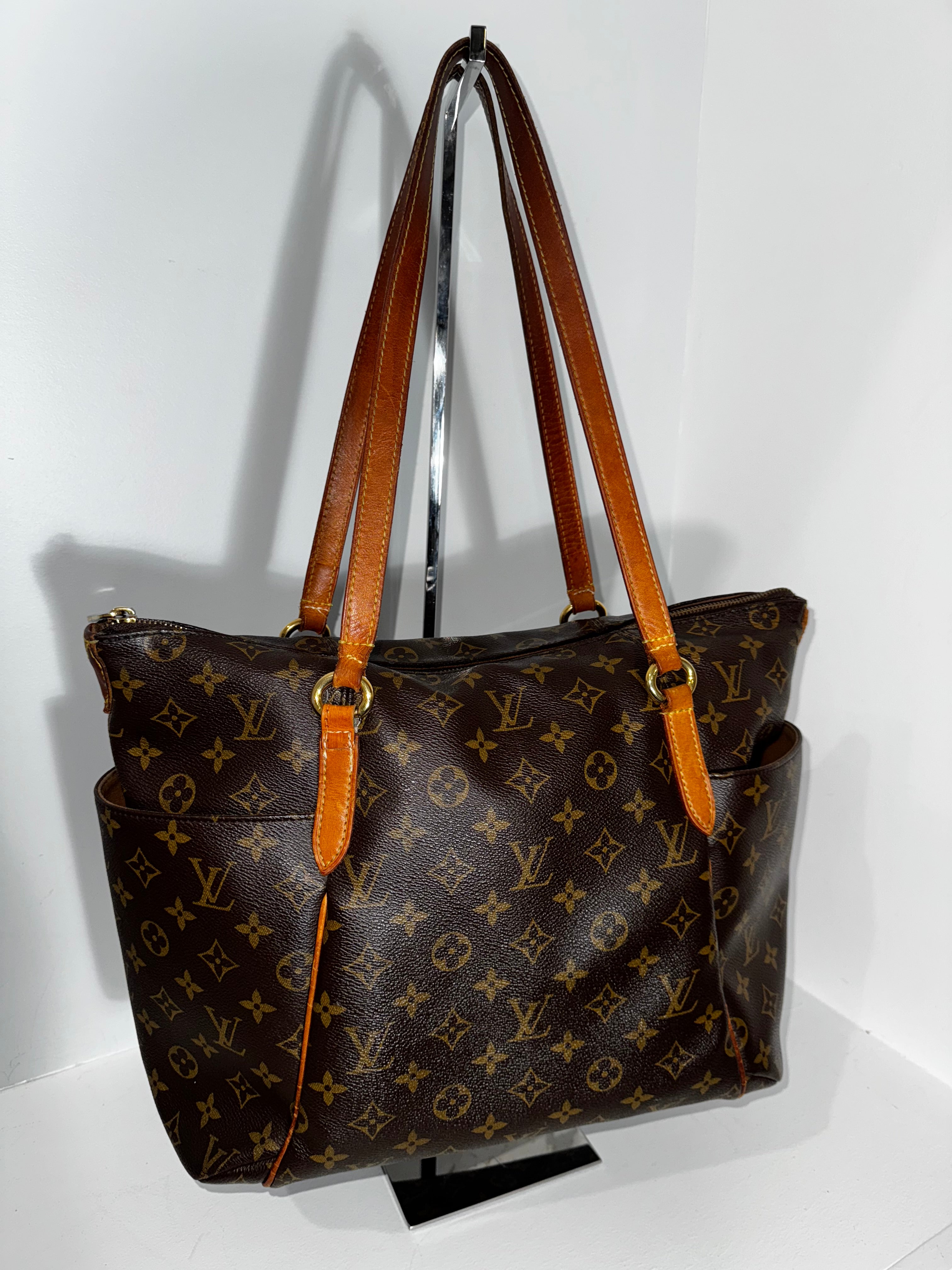 RRVIVE LUXERIES COUTURE LLC