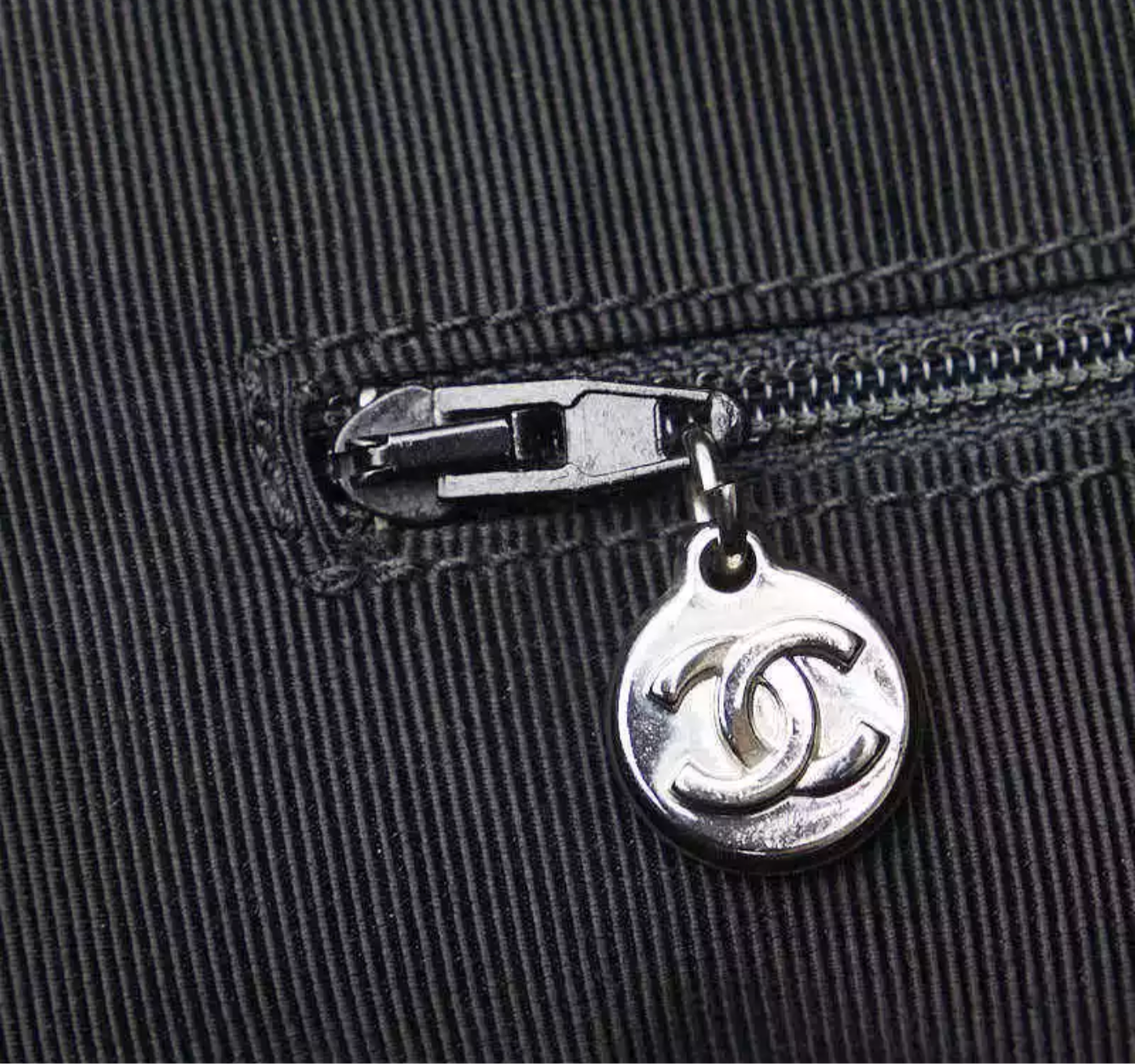 Pre-Owned Chanel Black Caviar Skin Coco Mark Tote Bag