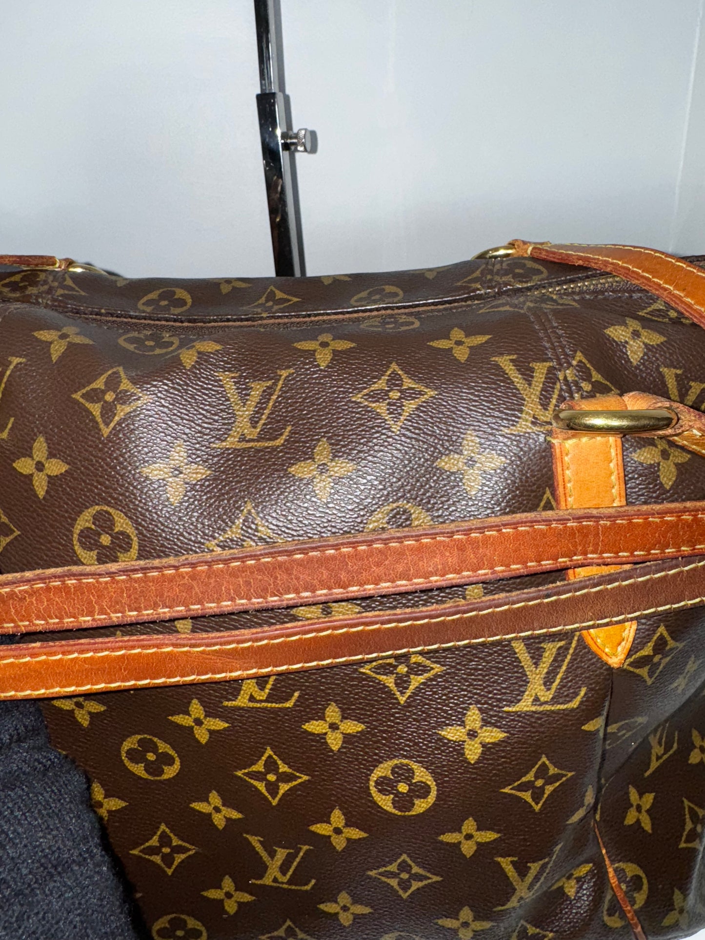 Pre-Owned Louis Vuitton Monogram Totally MM Shoulder Tote Bag