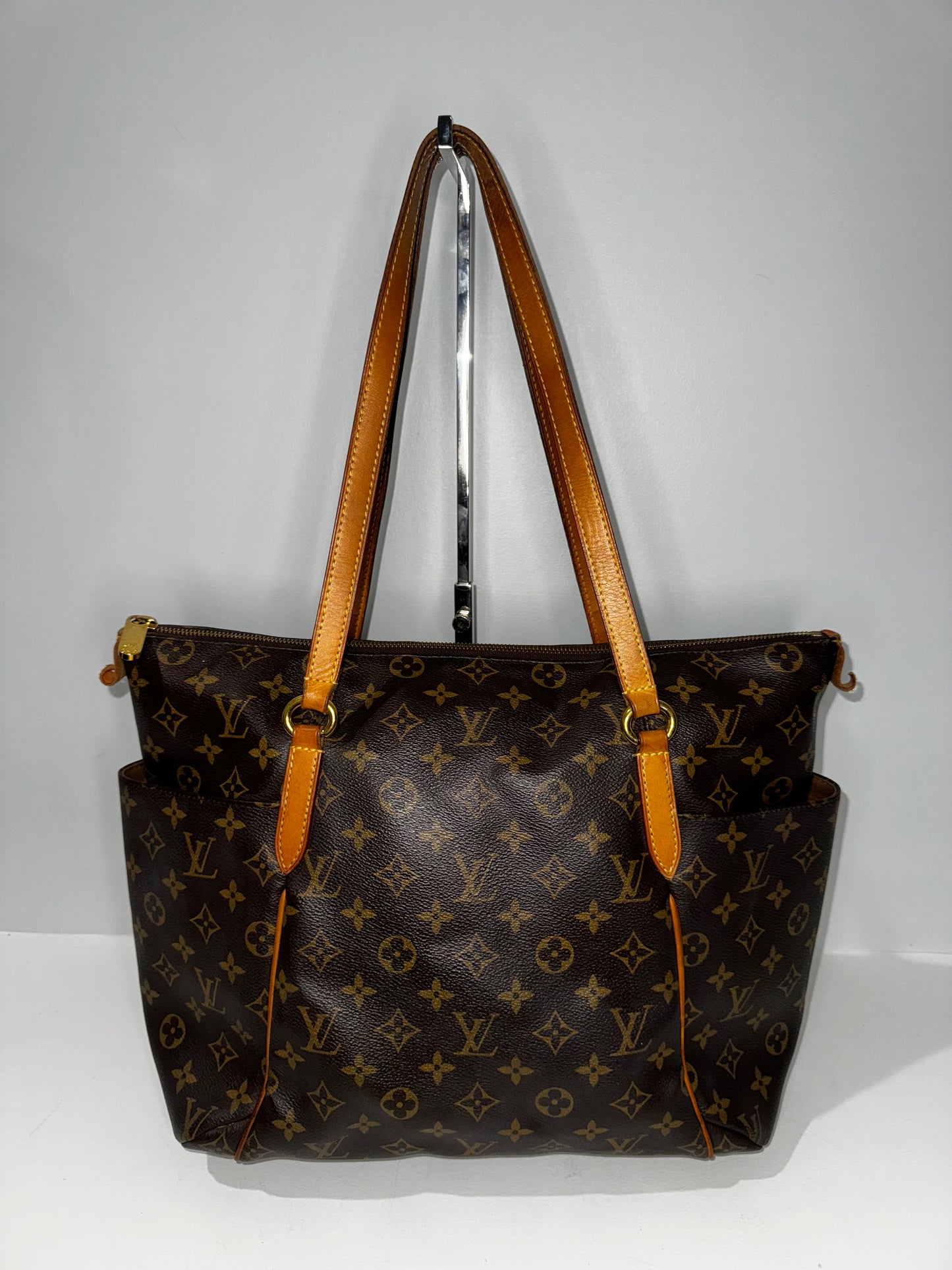 Pre-Owned Louis Vuitton Monogram Totally MM Shoulder Tote Bag