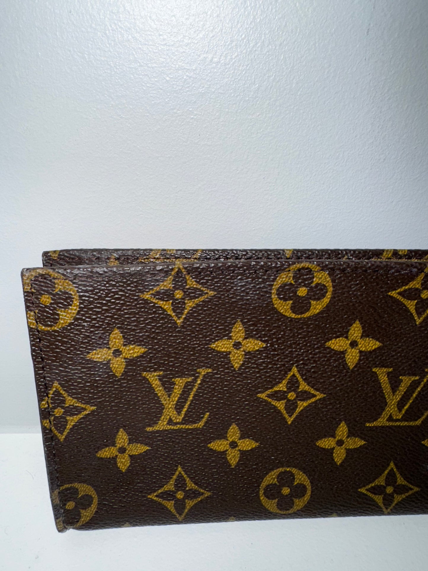 Pre-Owned Louis Vuitton Monogram Bucket Pouch Accessory