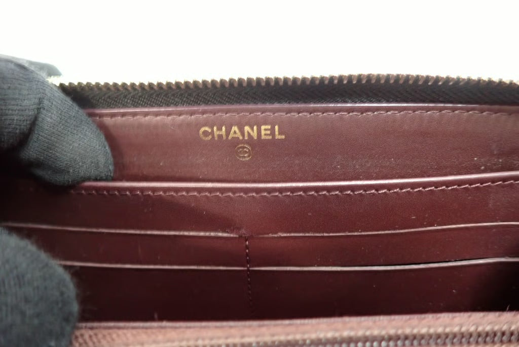 Pre-owned Matelasse Caviar Leather Round Zipper Long Wallet