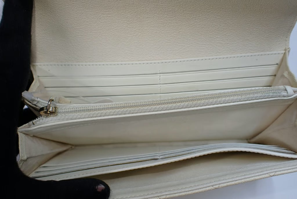 Pre-owned Boy Chanel Matelasse Wallet