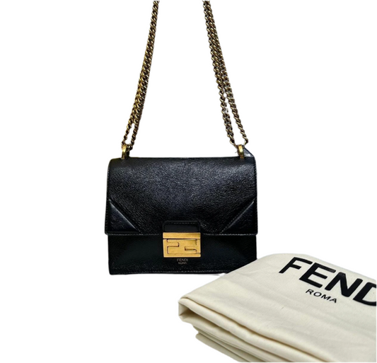 Pre-Owned FENDI Leather Shoulder Bag
