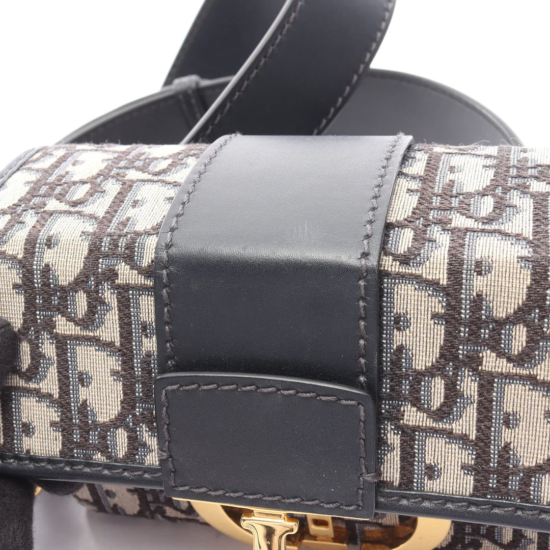 Pre-owned Christian Dior 30 Montaigne Box Oblique Shoulder bag