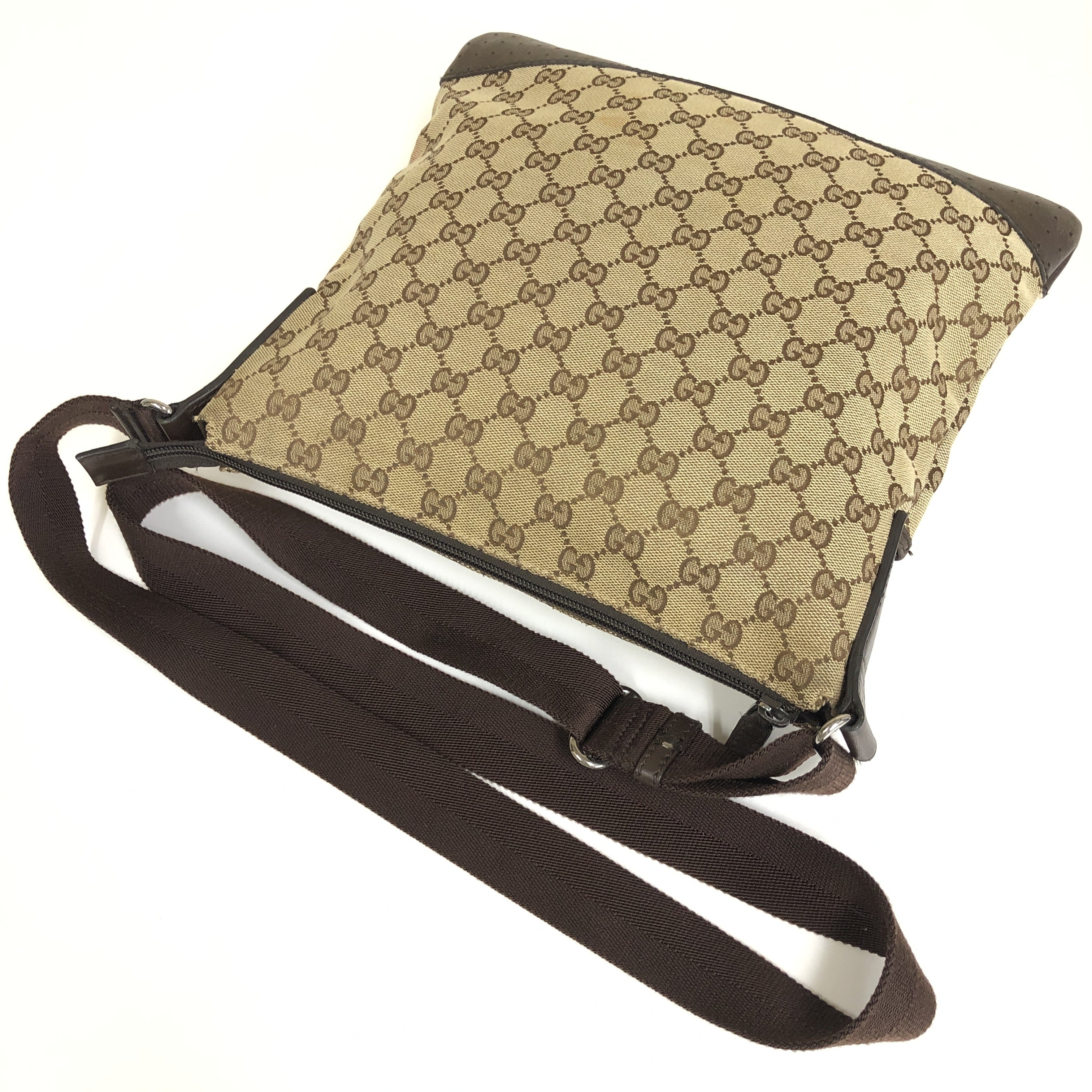 RRVIVE LUXERIES COUTURE LLC