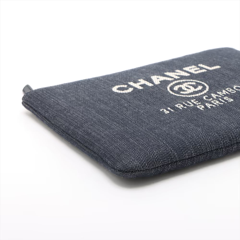 Pre-owned  Chanel Deauville Pouch Denim Medium