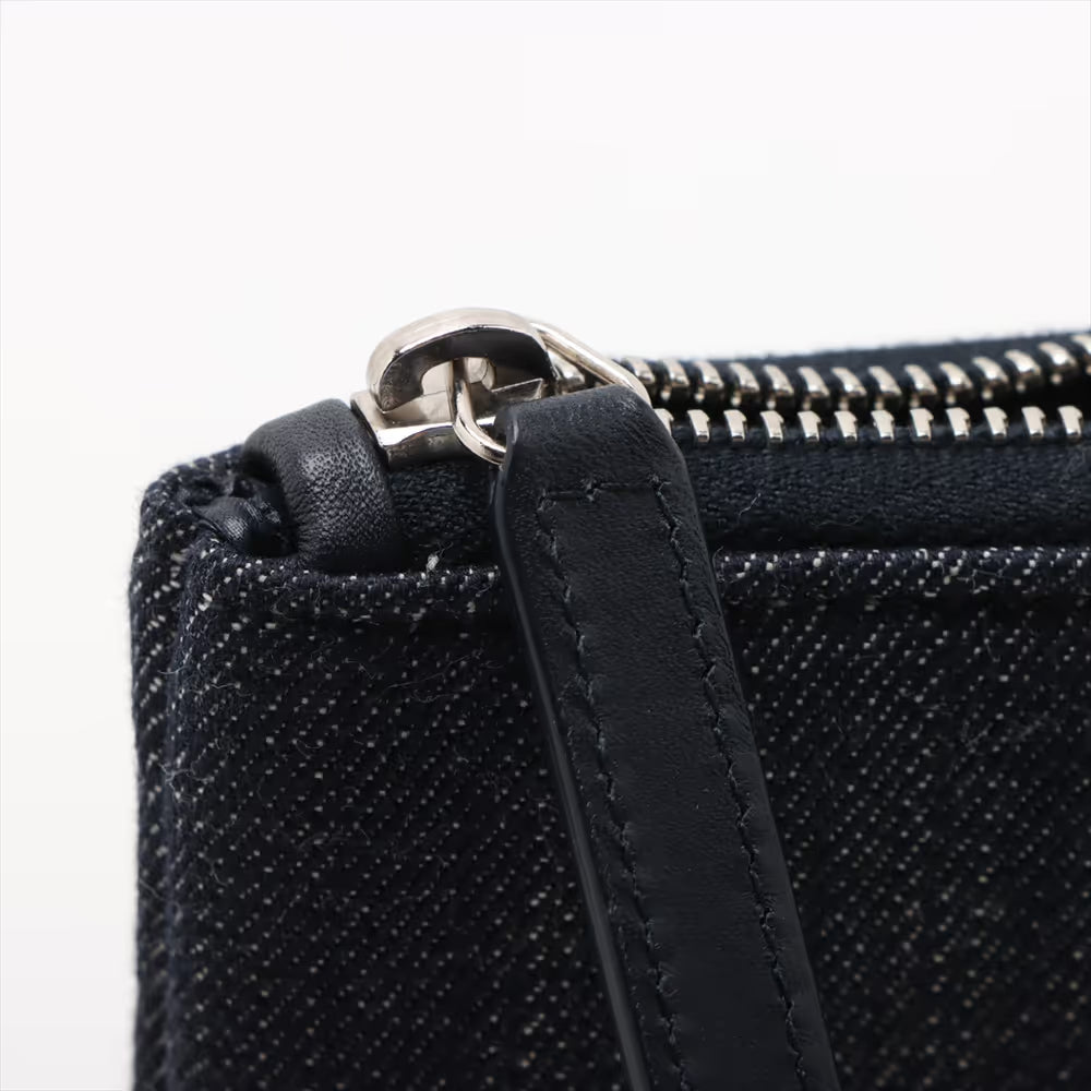 Pre-owned  Chanel Deauville Pouch Denim Medium