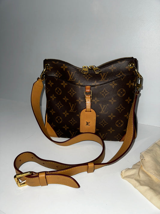 Louis Vuitton Odeon NM Handbag Monogram Canvas MM