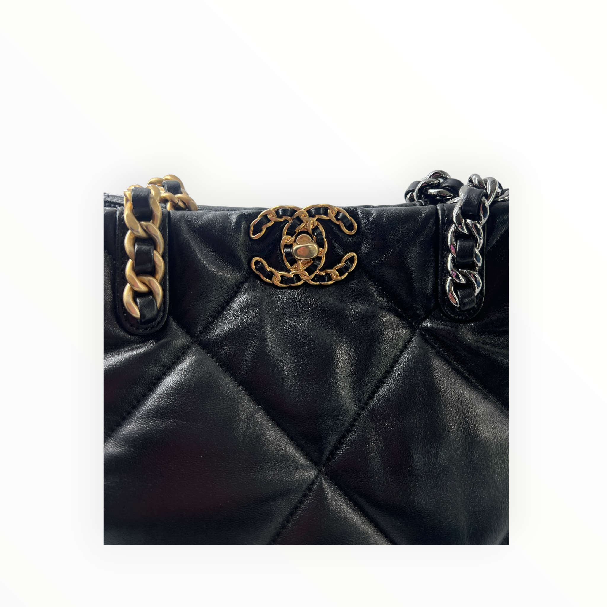 RRVIVE LUXERIES COUTURE LLC