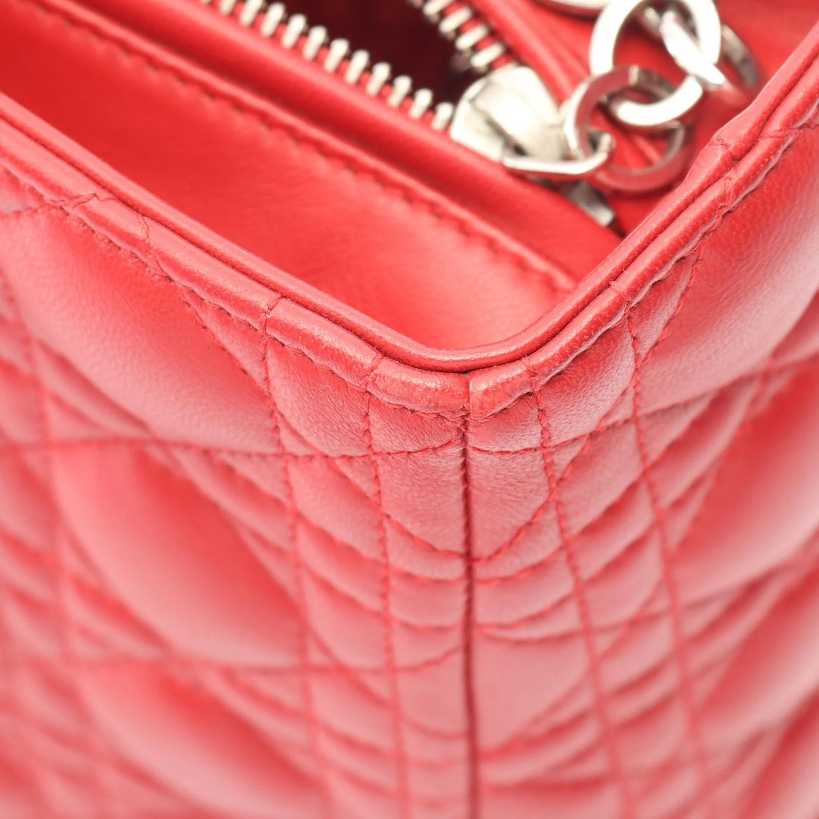 RRVIVE LUXERIES COUTURE LLC