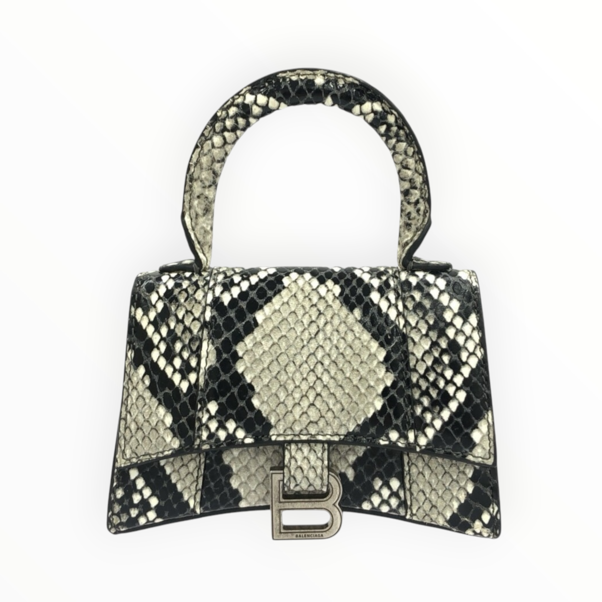 RRVIVE LUXERIES COUTURE LLC