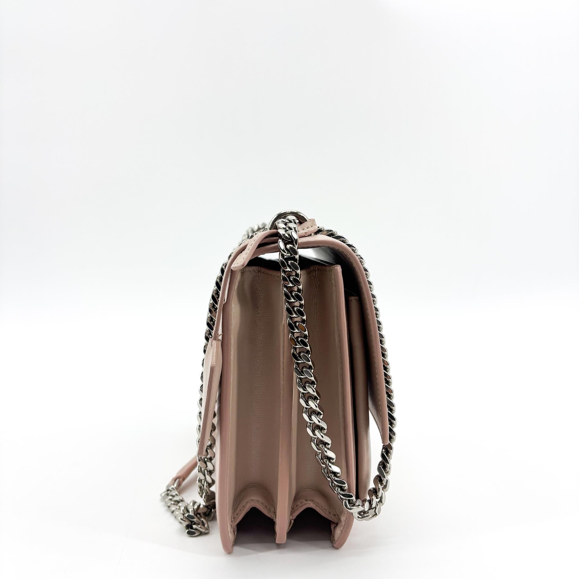 RRVIVE LUXERIES COUTURE LLC