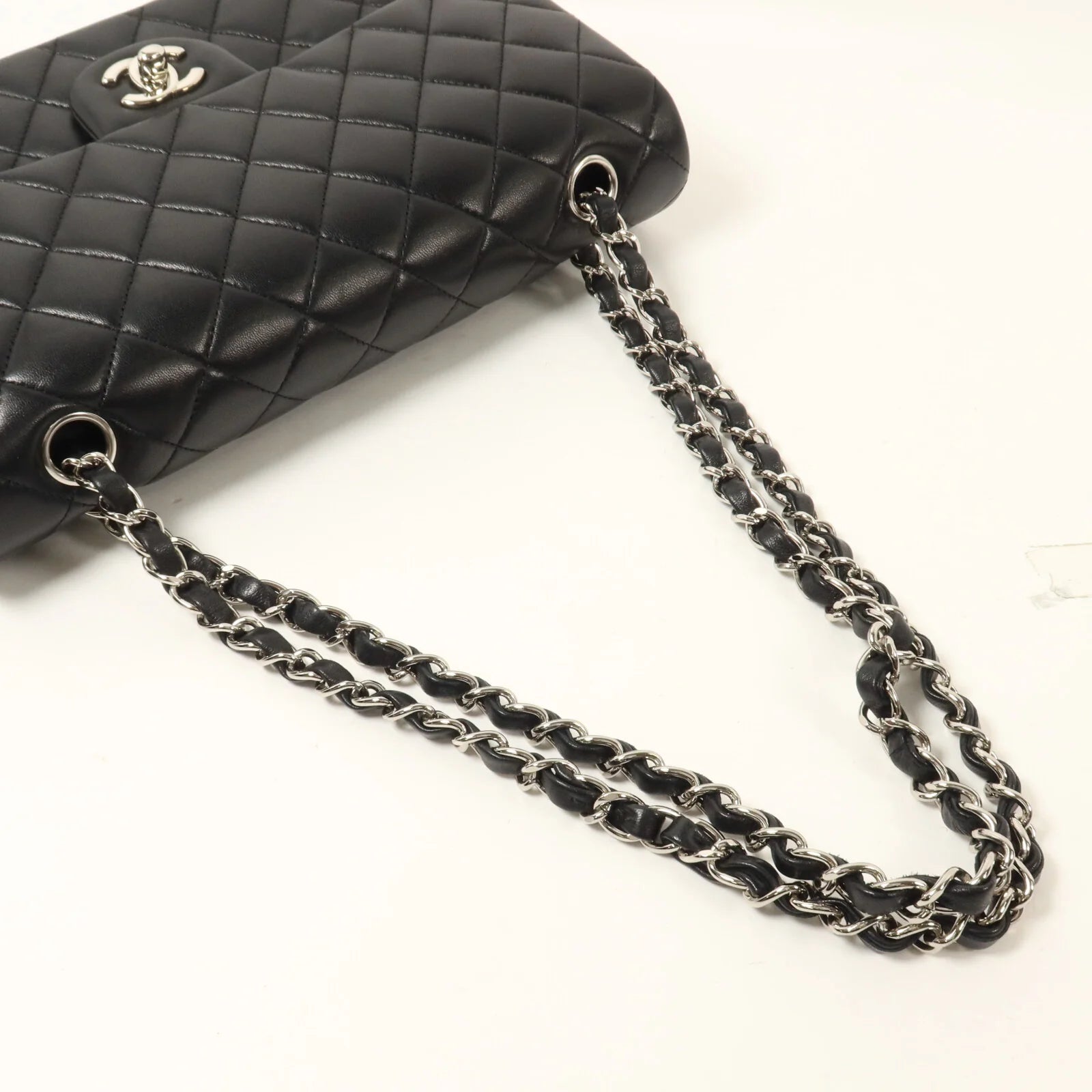 RRVIVE LUXERIES COUTURE LLC