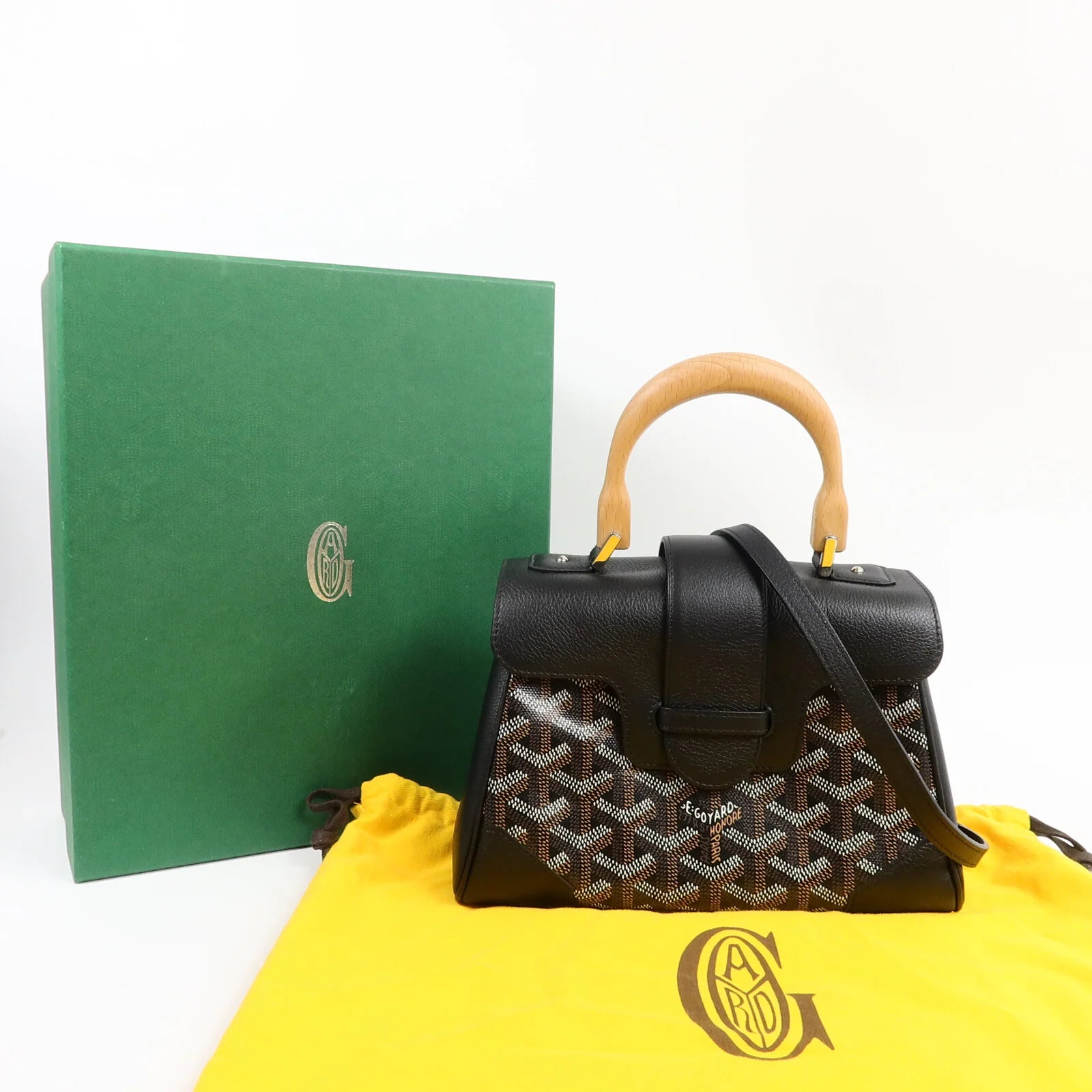 RRVIVE LUXERIES COUTURE LLC