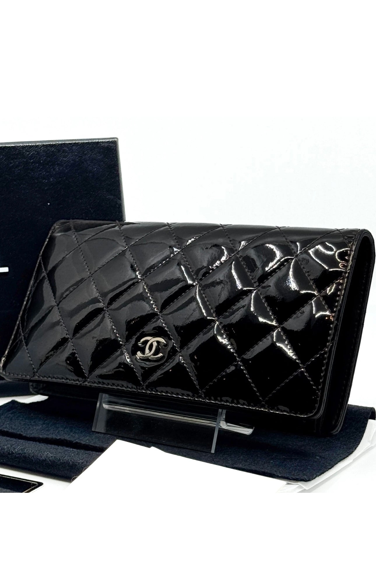 Pre-owned Chanel Matelasse Bifold Long Wallet Enamel Patent Leather