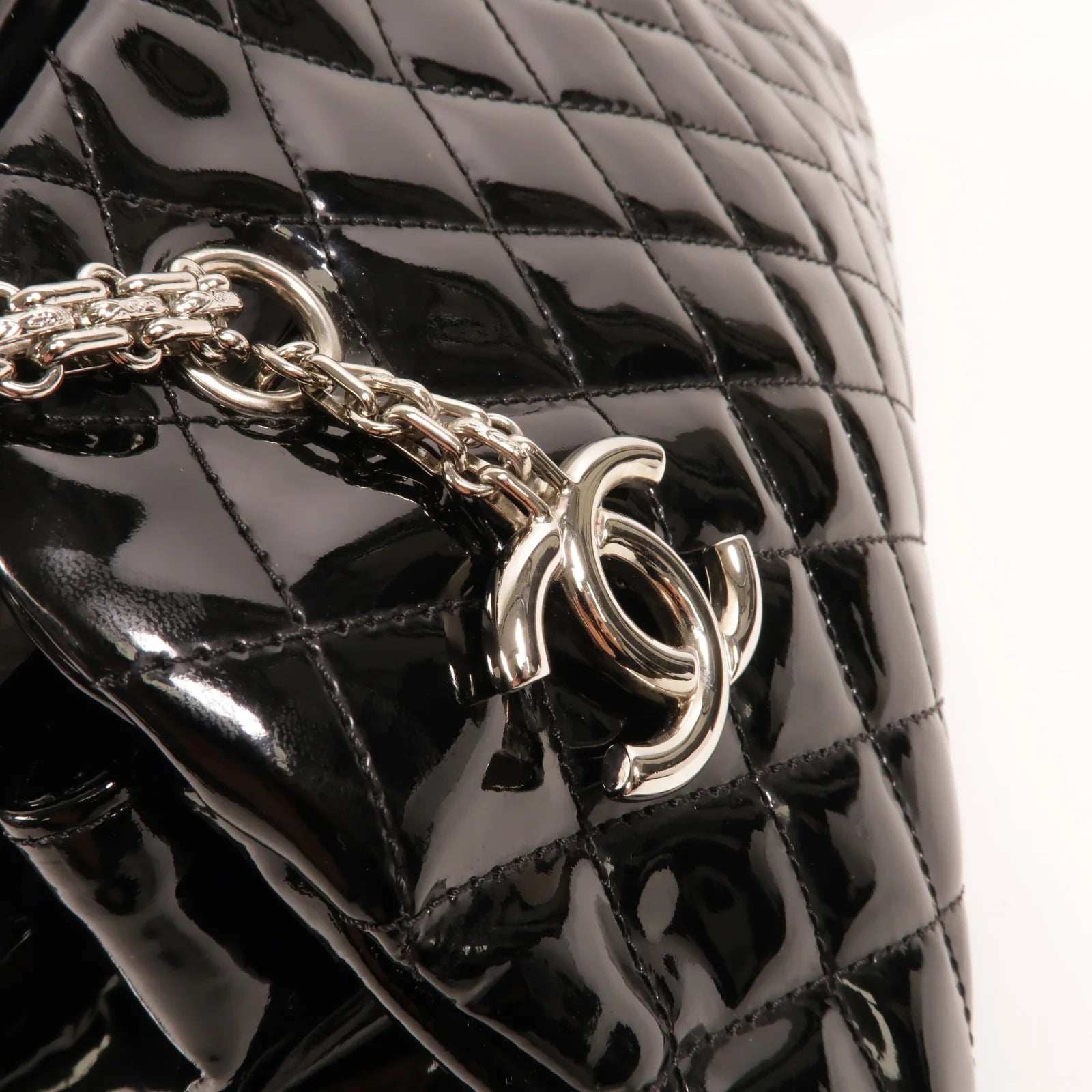 RRVIVE LUXERIES COUTURE LLC