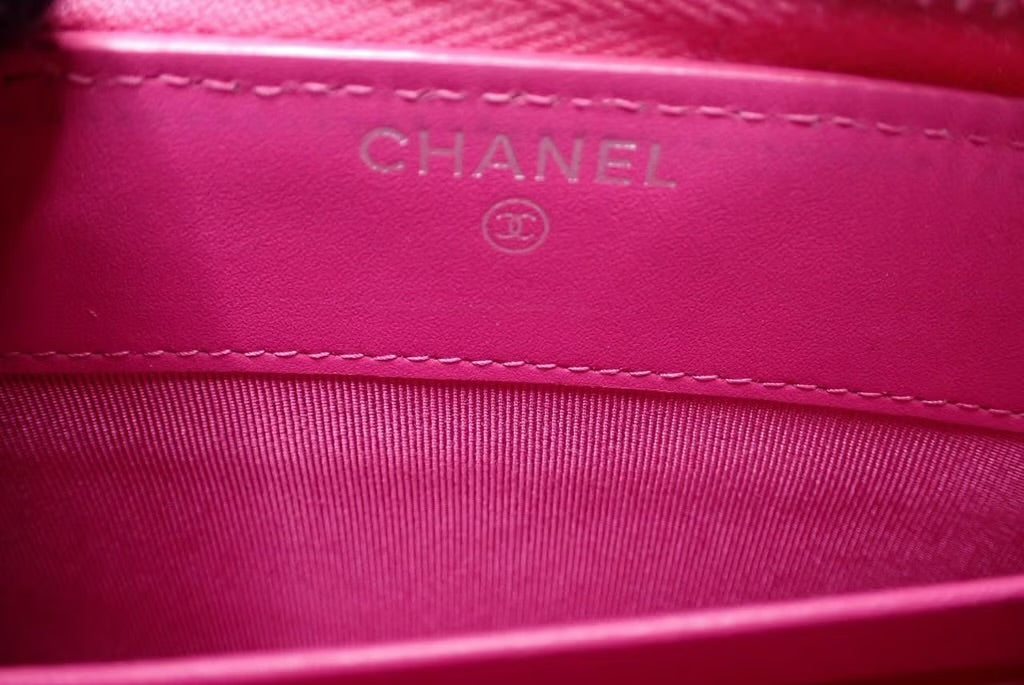 Pre-owned Chanel Matelasse Caviar Leather Round Zipper Long Wallet