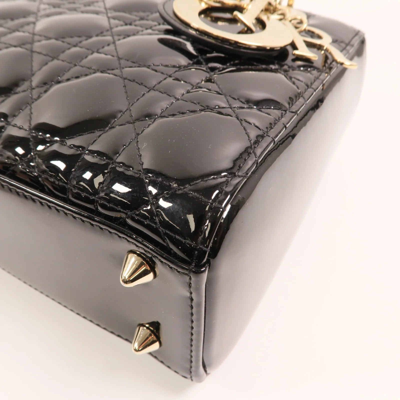 RRVIVE LUXERIES COUTURE LLC