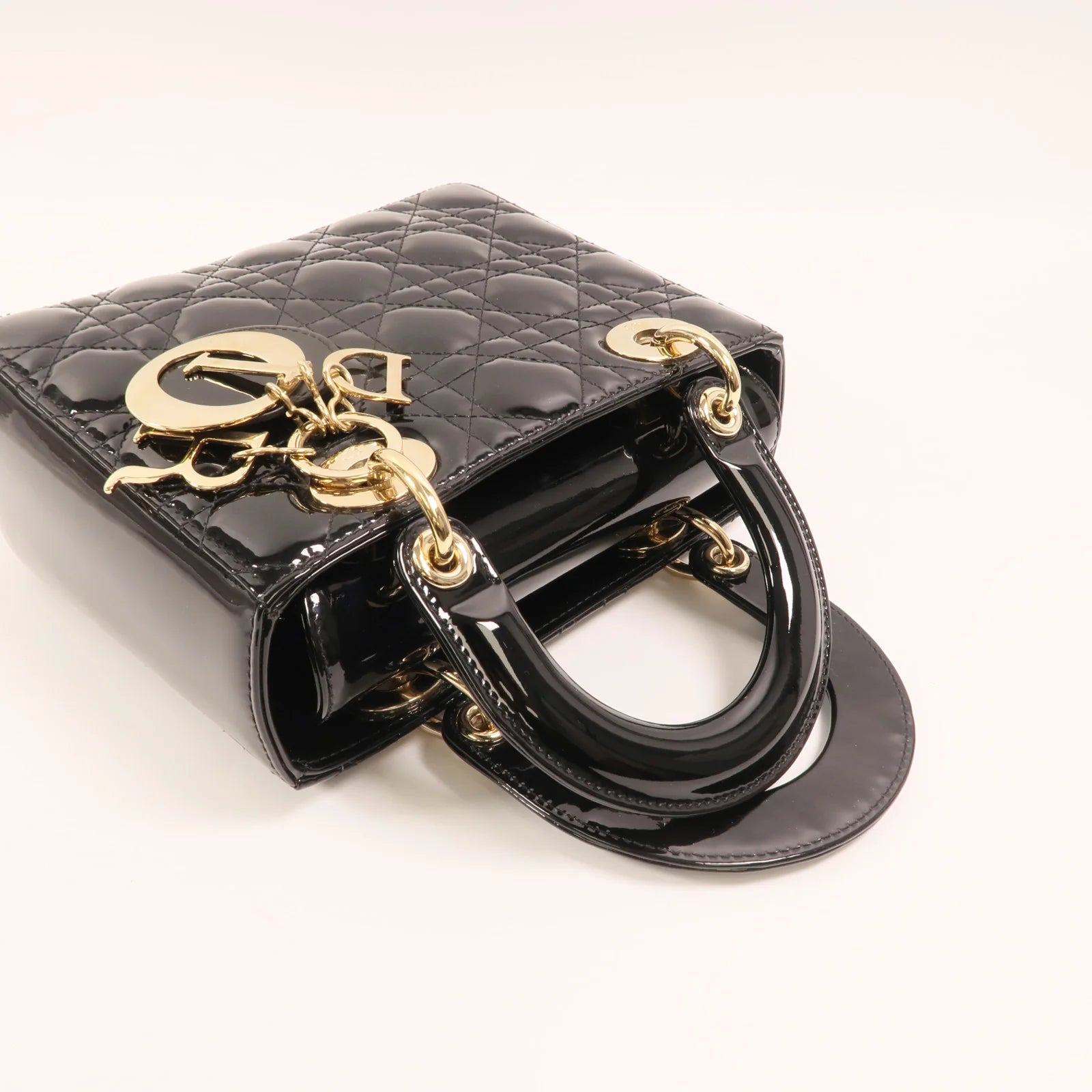 RRVIVE LUXERIES COUTURE LLC