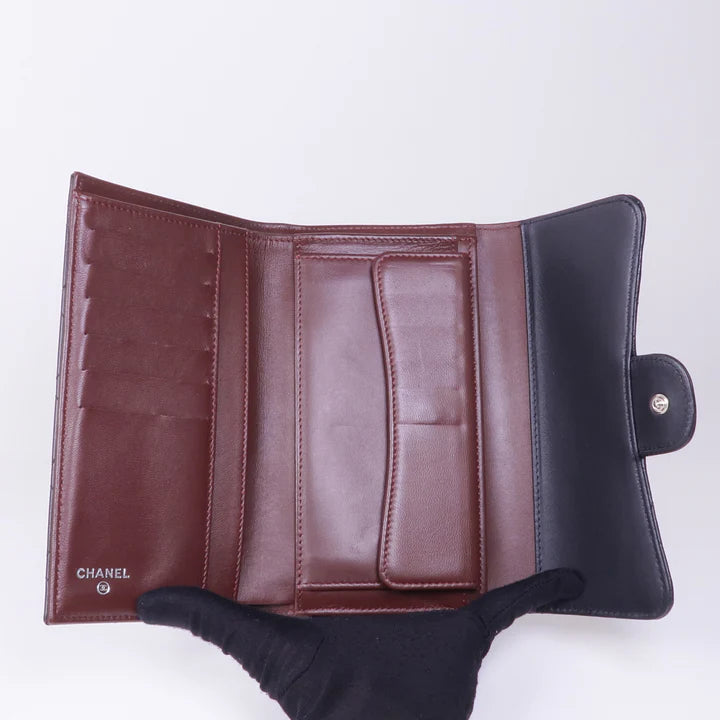Pre=owned CHANEL Long Wallet Lambskin Leather Black