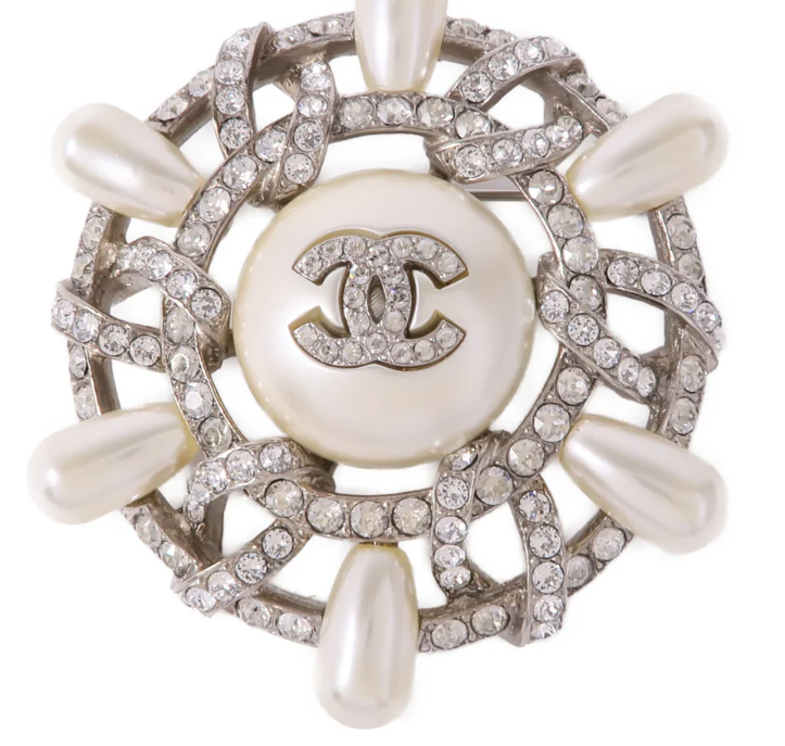 Pre-owned CHANEL CC Brooch Accessories Metal PVC Silver White