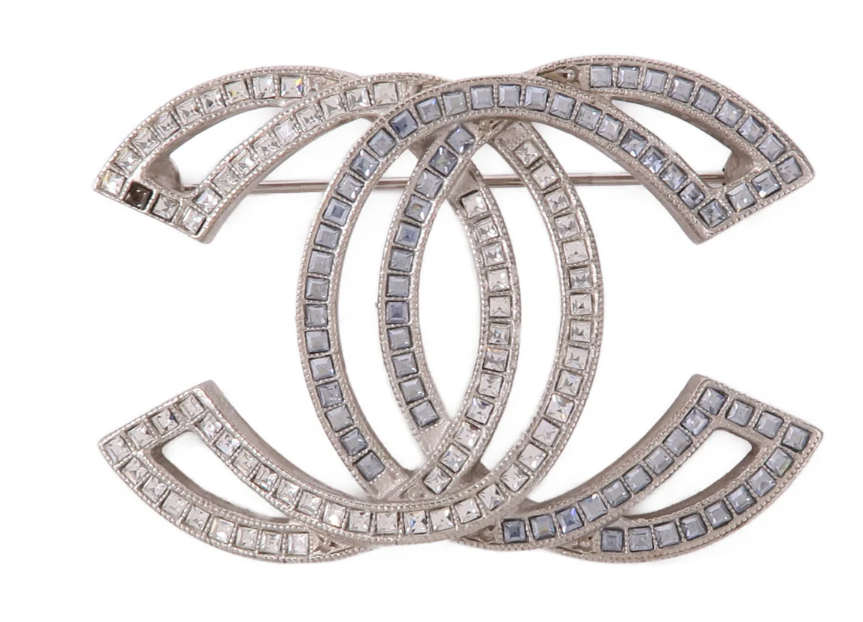 Pre-owned CHANEL CC Brooch Accessories Metal Silver