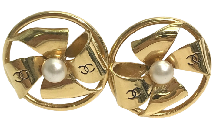 Pre-owned Chanel Vintage Round Clip Earrings
