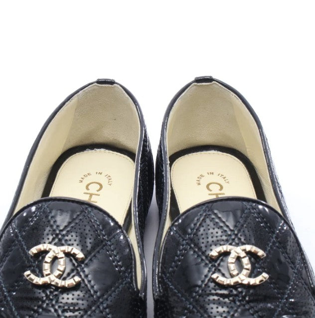 Pre-owned CHANEL Coco mark Loafers Flat shoes Patent leather Black