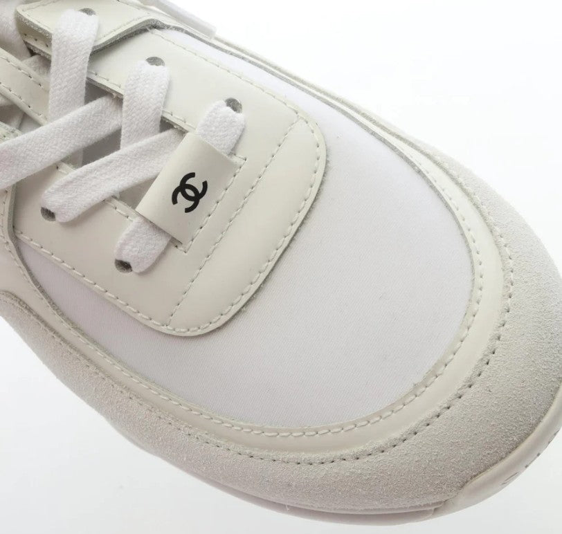 Pre-owned CHANEL Coco mark Trainers Sneakers Fabric Leather Suede White