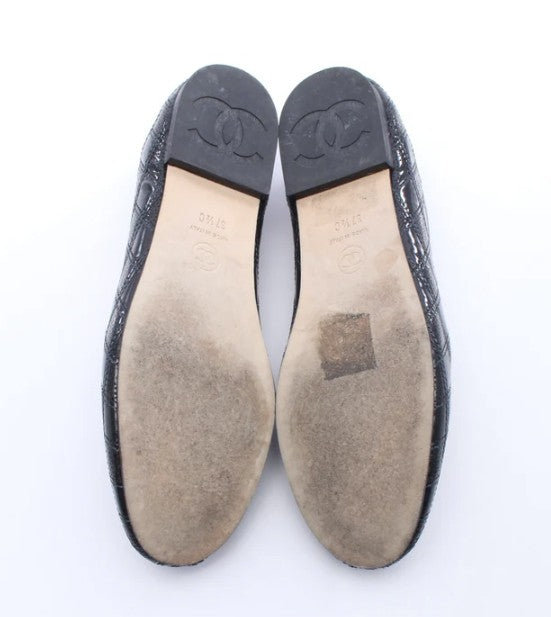 Pre-owned CHANEL Coco mark Loafers Flat shoes Patent leather Black