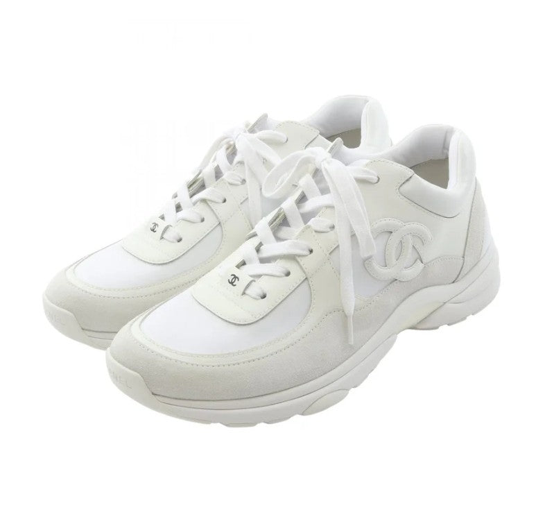 Pre-owned CHANEL Coco mark Trainers Sneakers Fabric Leather Suede White