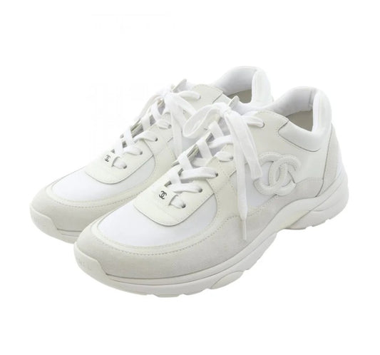 Pre-owned CHANEL Coco mark Trainers Sneakers Fabric Leather Suede White