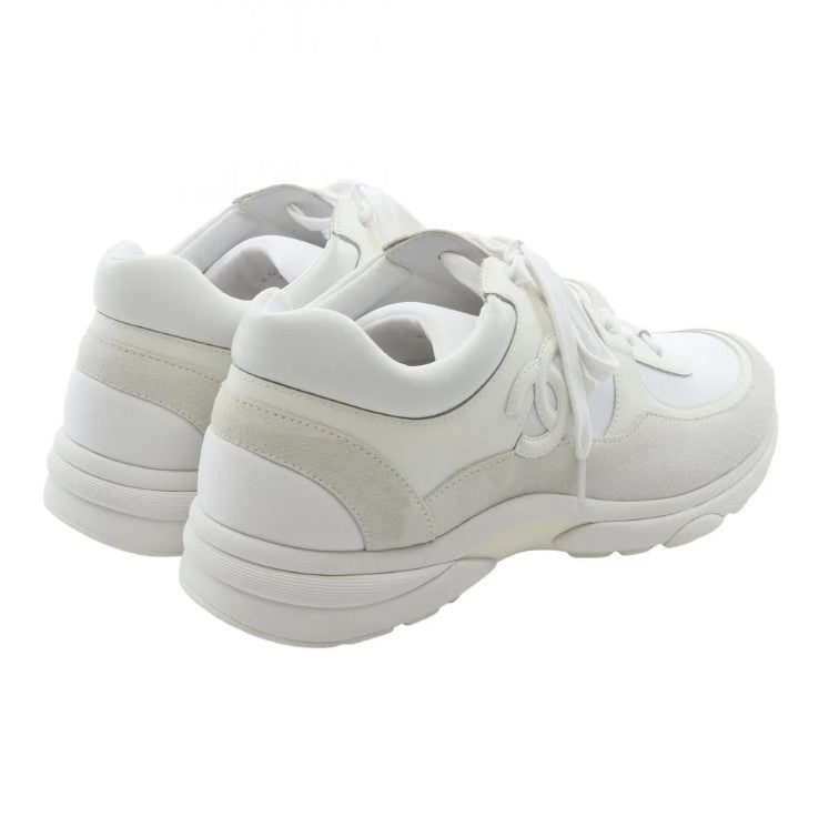 Pre-owned CHANEL Coco mark Trainers Sneakers Fabric Leather Suede White