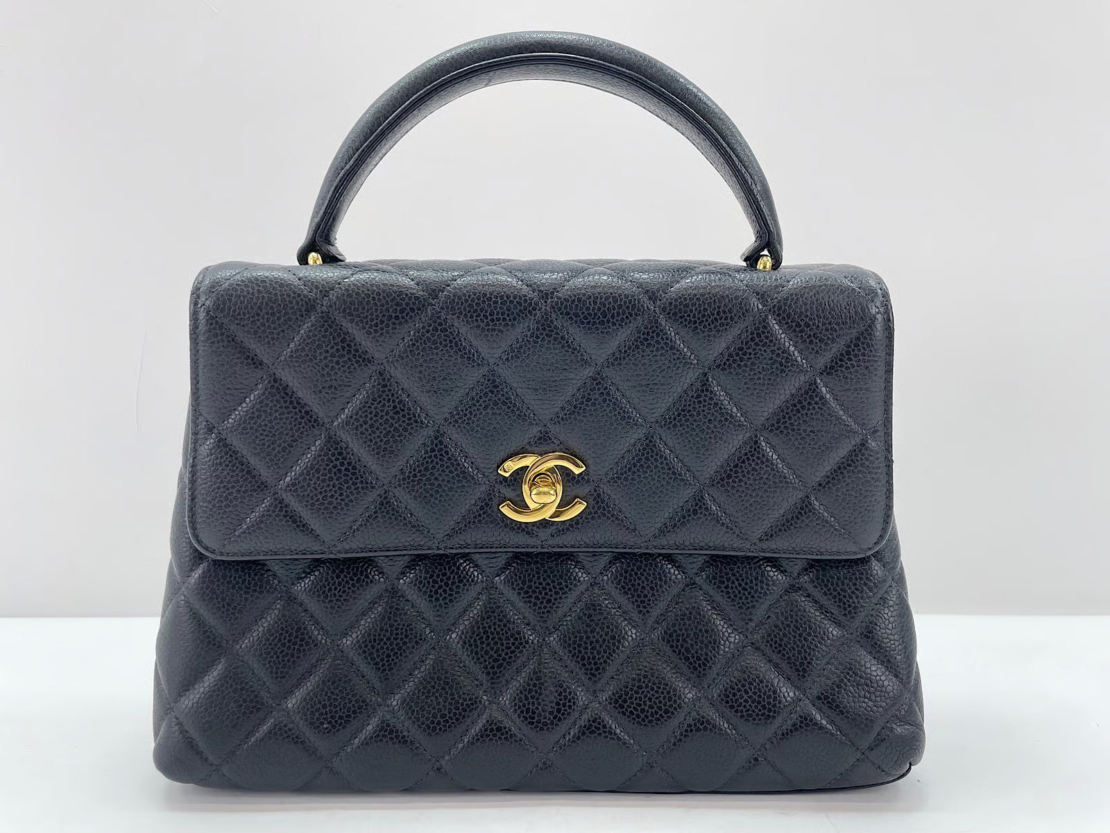 RRVIVE LUXERIES COUTURE