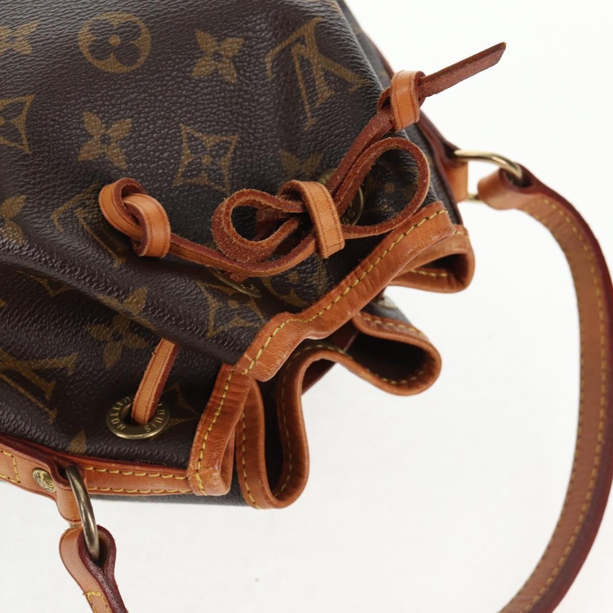 RRVIVE LUXERIES COUTURE
