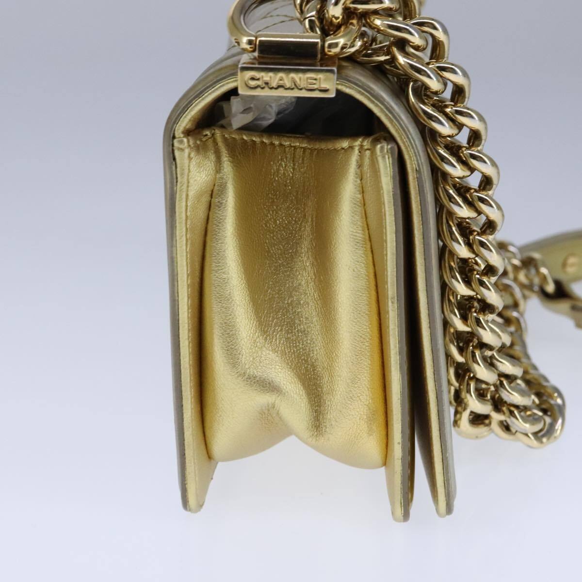 Pre-owned Chanel Boy Flap Bag in Gold