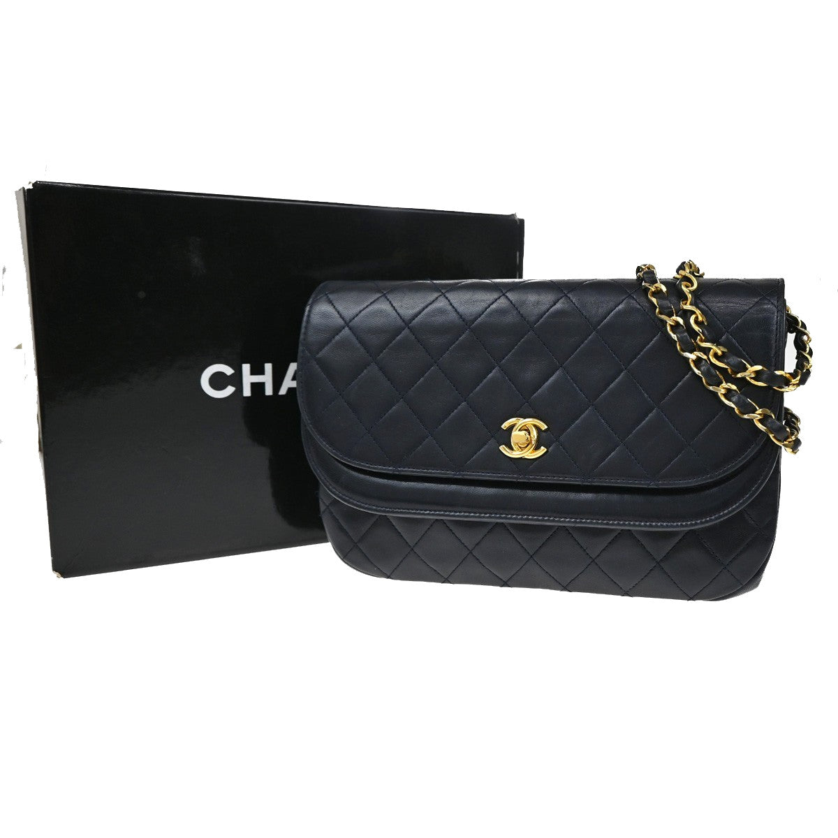 Pre-owned Chanel Vintage Handbag in Black
